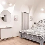 Center Feelings Studio By Alandala