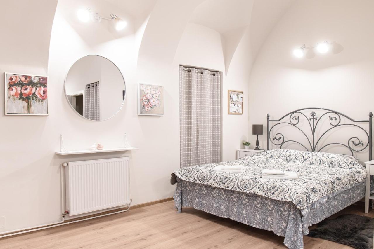 Center Feelings By Alandala Apartment